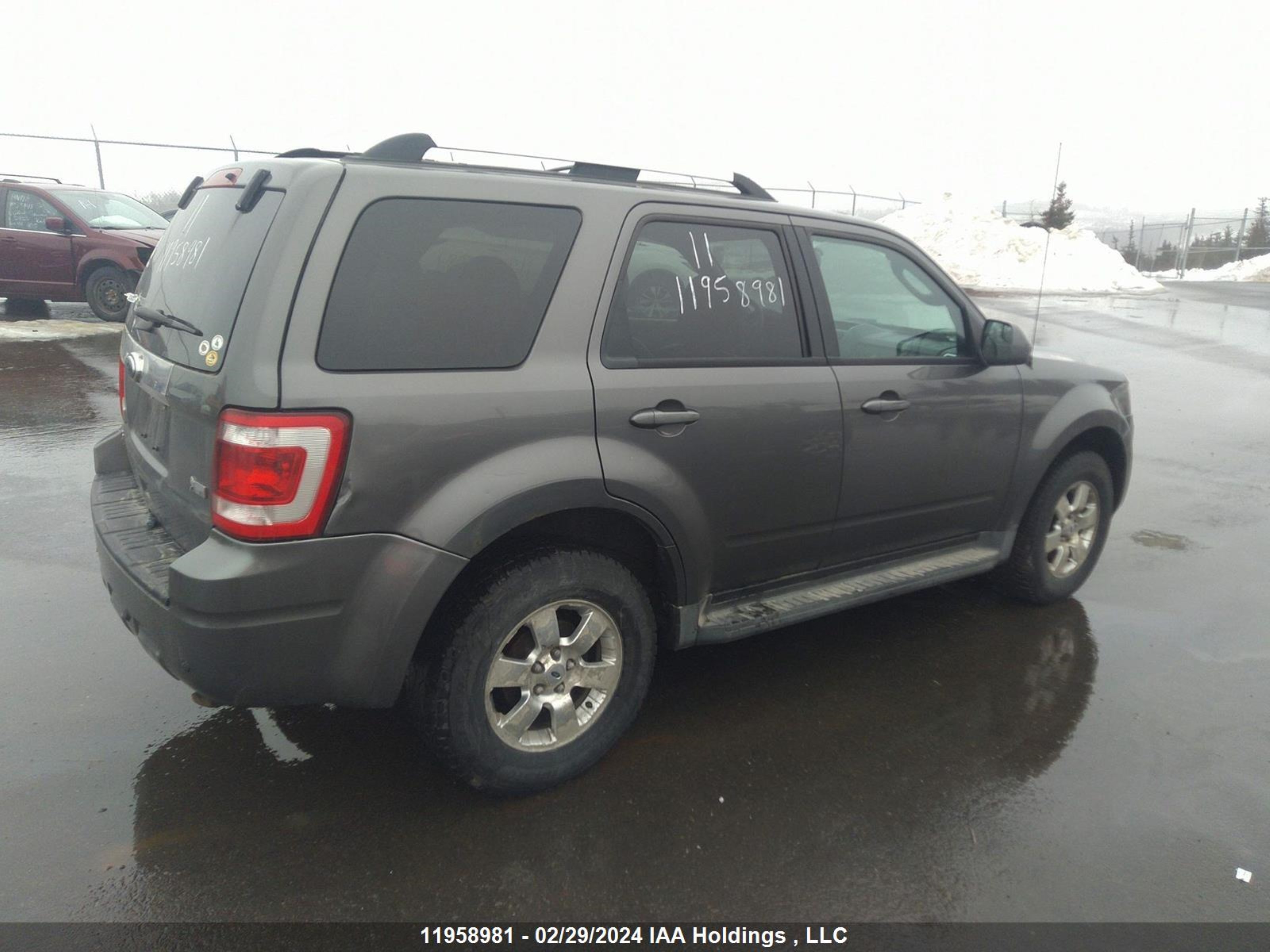 Photo 3 VIN: 1FMCU9EG4BKB49266 - FORD ESCAPE 