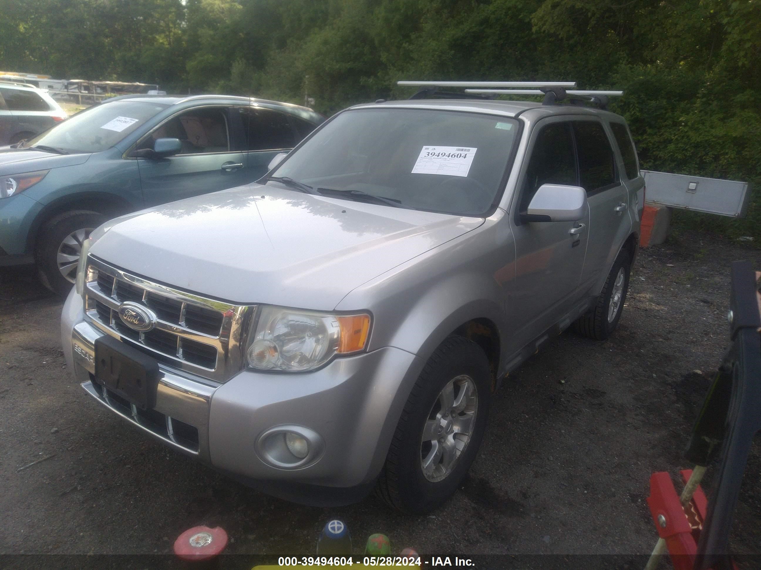 Photo 1 VIN: 1FMCU9EG6AKC73005 - FORD ESCAPE 