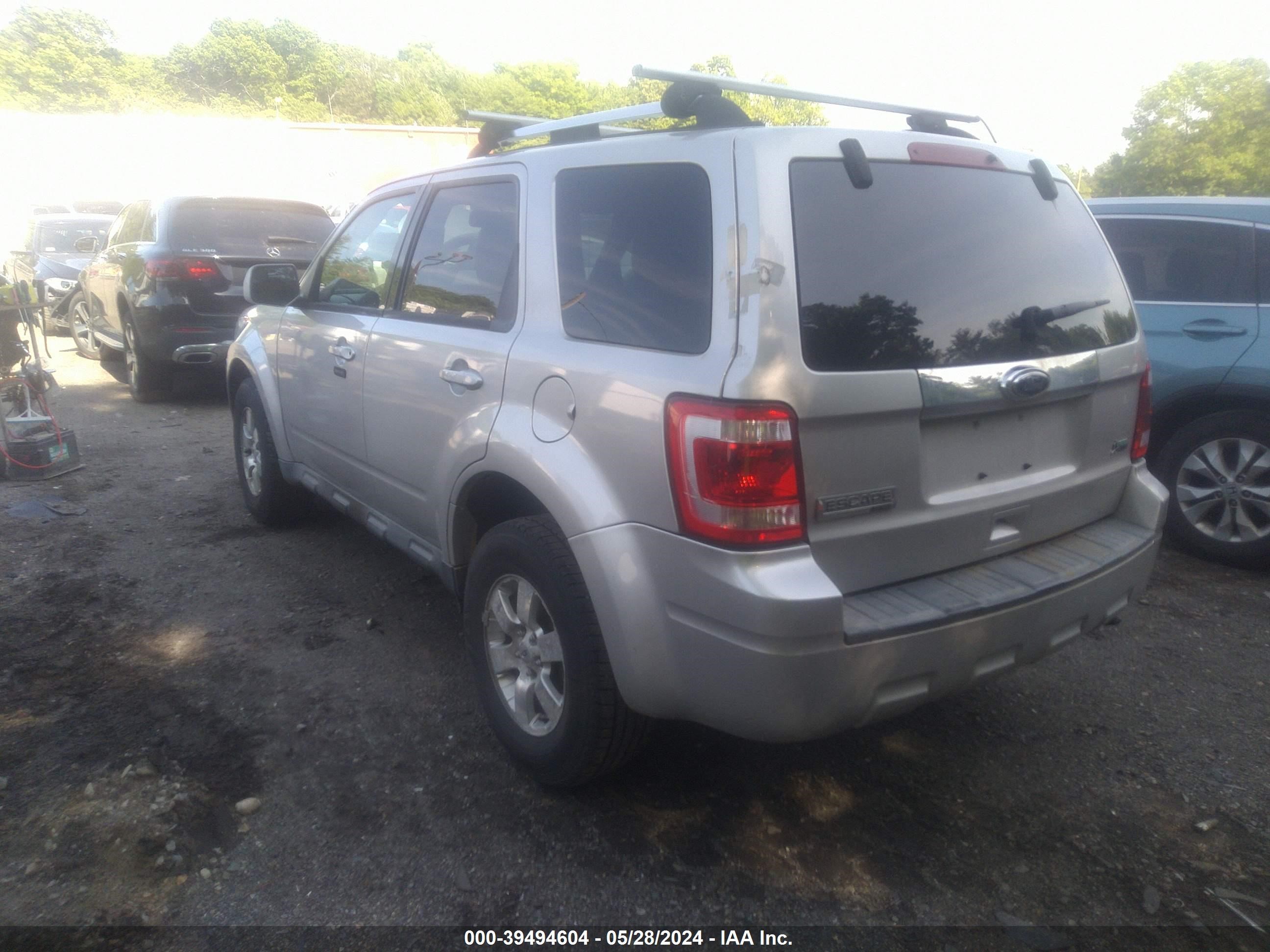 Photo 2 VIN: 1FMCU9EG6AKC73005 - FORD ESCAPE 