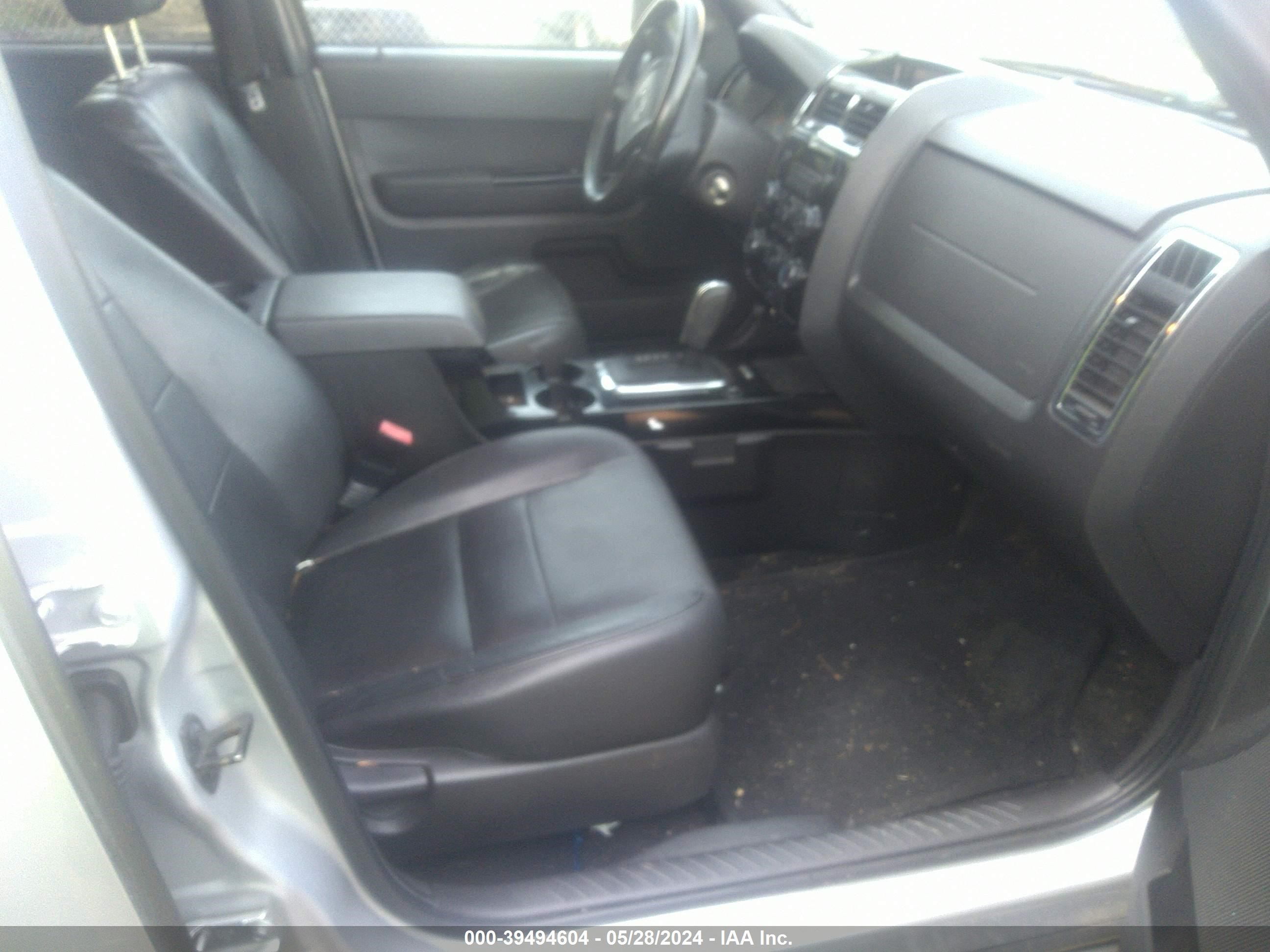 Photo 4 VIN: 1FMCU9EG6AKC73005 - FORD ESCAPE 