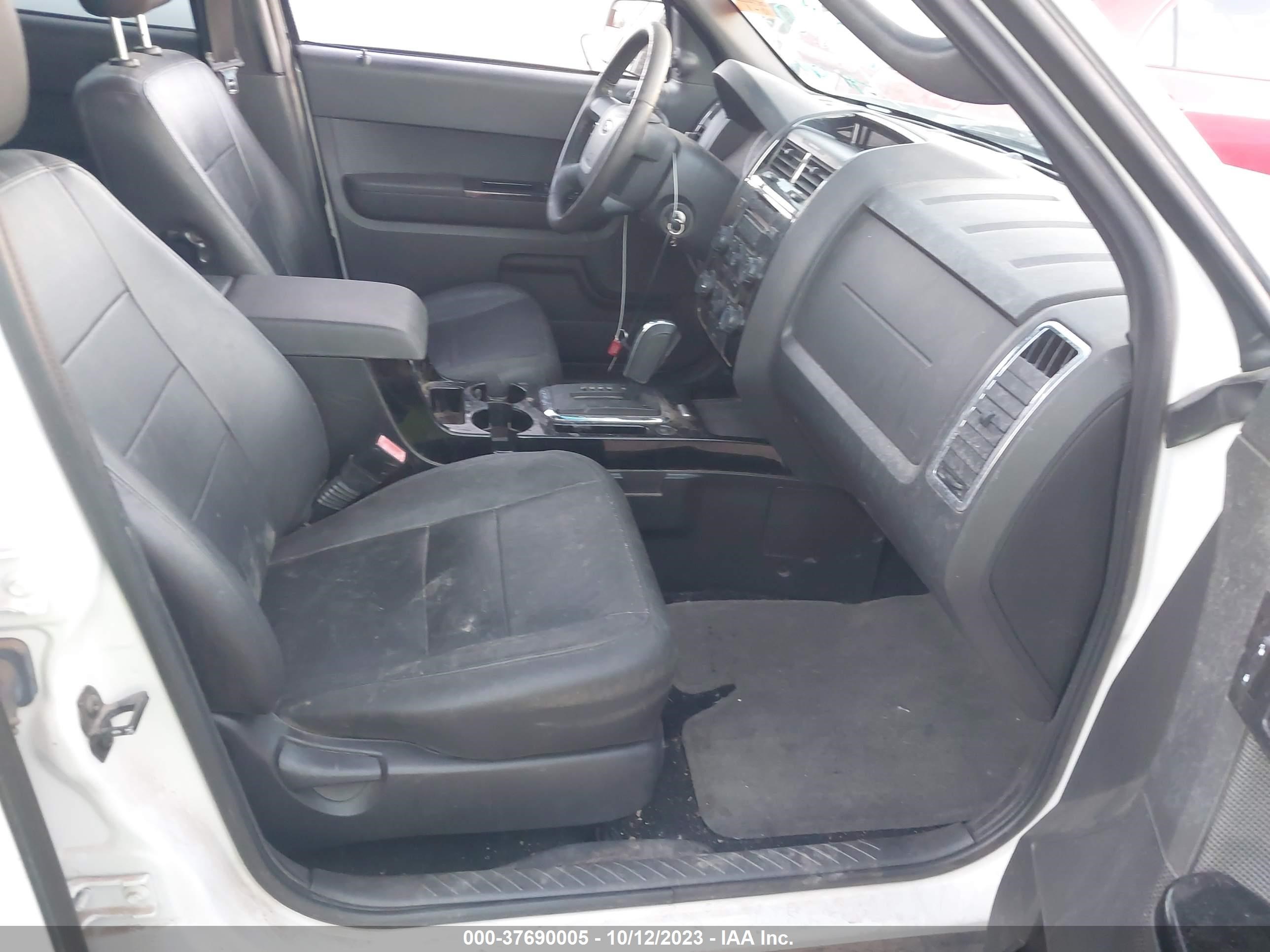 Photo 4 VIN: 1FMCU9EG6CKA16204 - FORD ESCAPE 