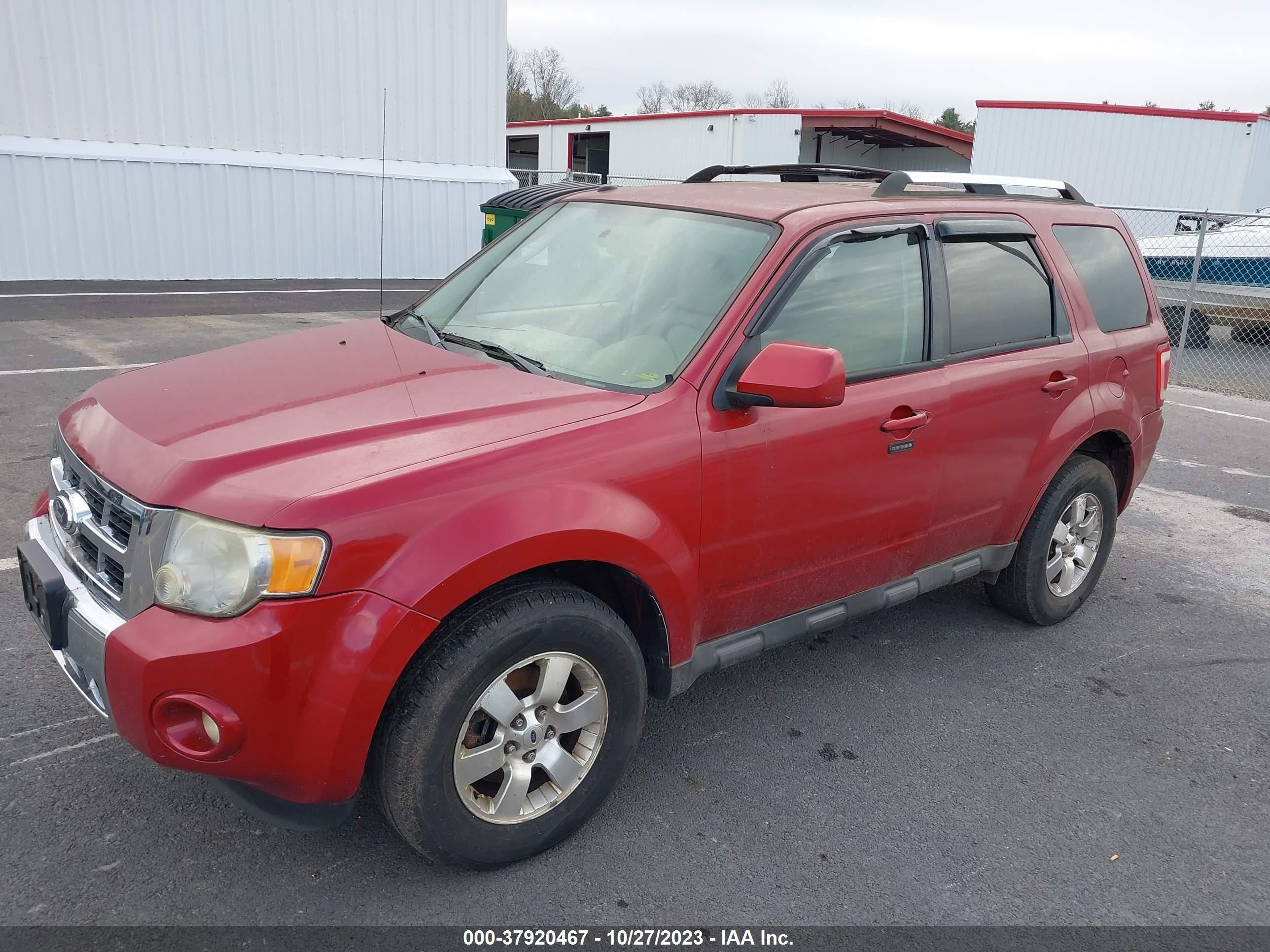 Photo 1 VIN: 1FMCU9EG7AKC03853 - FORD ESCAPE 