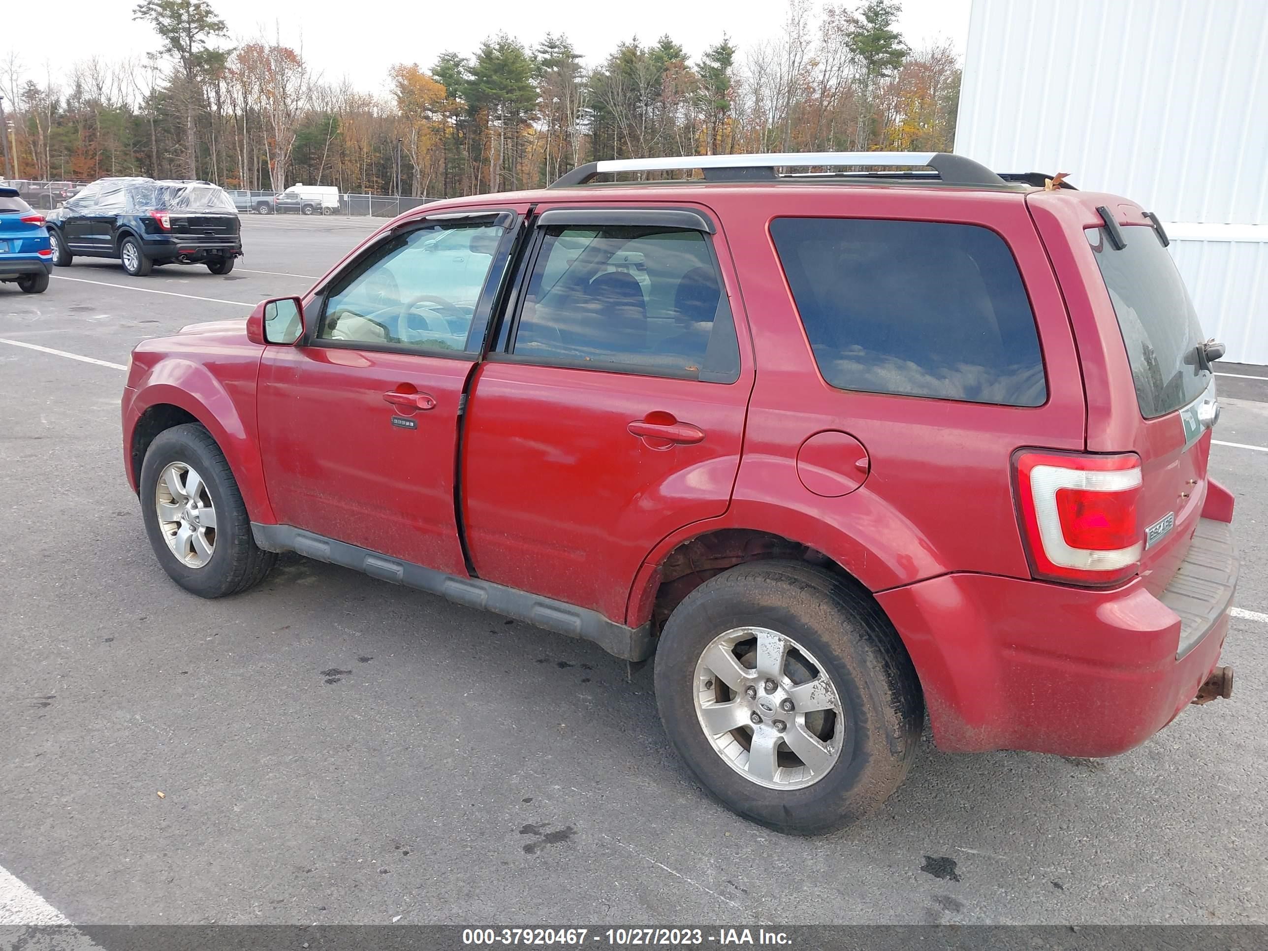 Photo 2 VIN: 1FMCU9EG7AKC03853 - FORD ESCAPE 