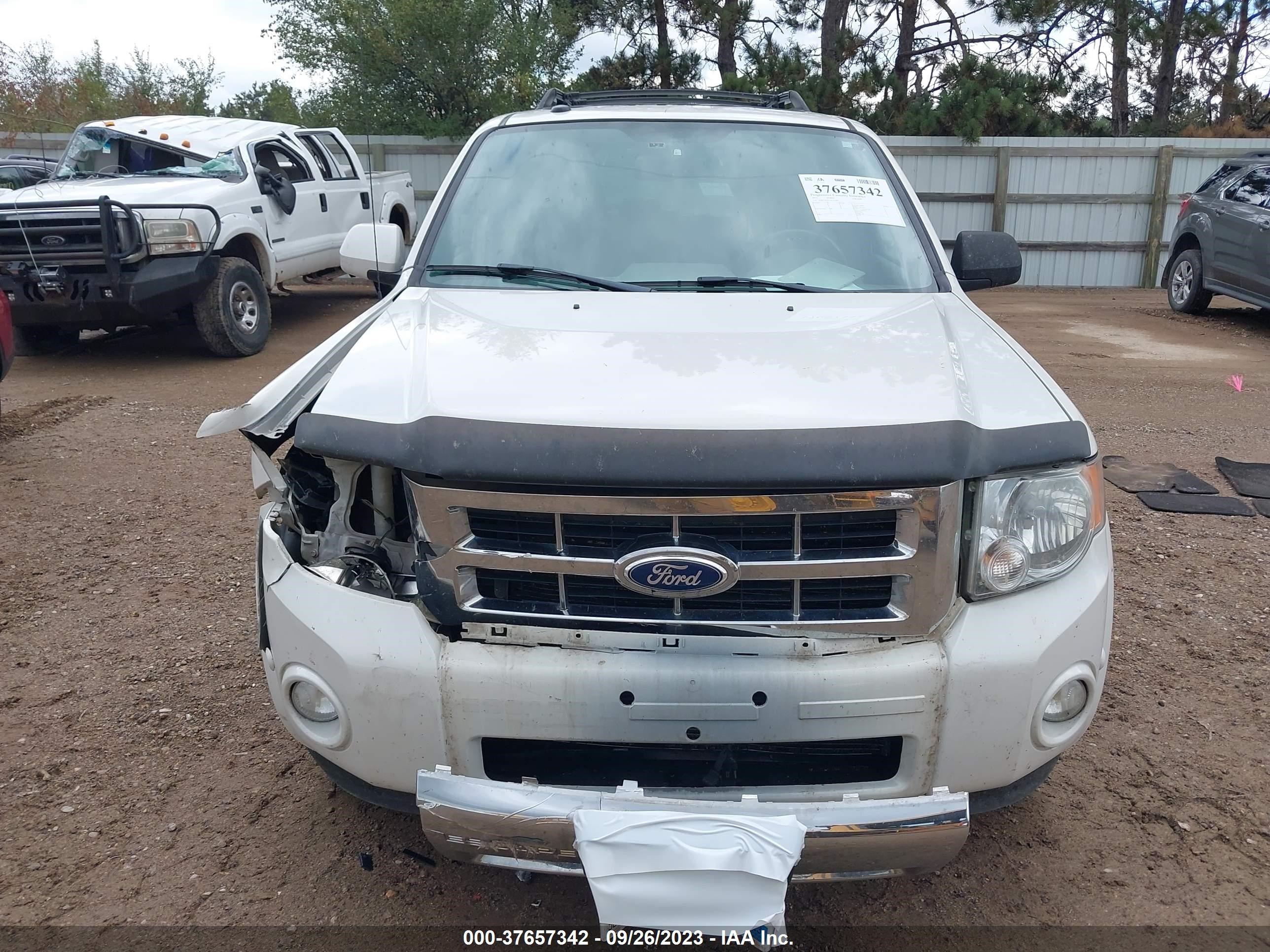 Photo 12 VIN: 1FMCU9EG7CKA51947 - FORD ESCAPE 