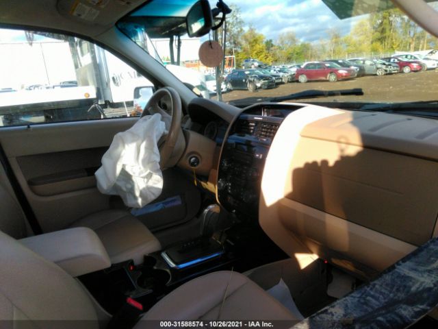 Photo 4 VIN: 1FMCU9EG8BKB58892 - FORD ESCAPE 