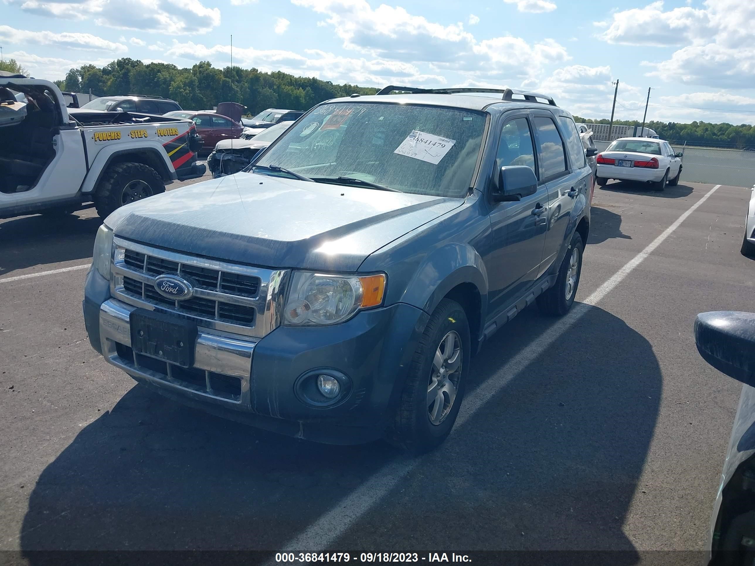 Photo 1 VIN: 1FMCU9EG9AKD41538 - FORD ESCAPE 