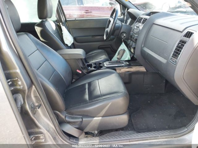 Photo 4 VIN: 1FMCU9EG9BKB95935 - FORD ESCAPE 