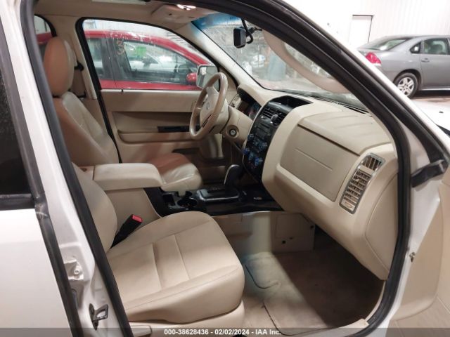 Photo 4 VIN: 1FMCU9EGXBKC17781 - FORD ESCAPE 