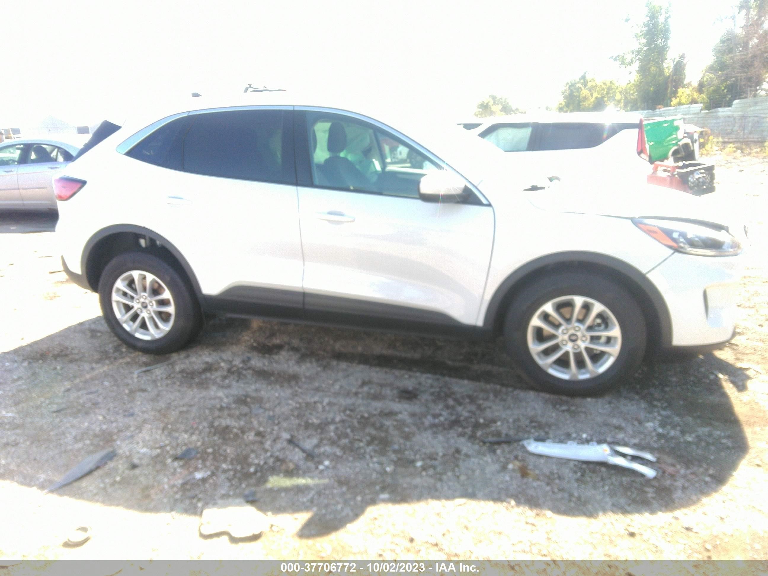 Photo 12 VIN: 1FMCU9G61LUA73631 - FORD ESCAPE 