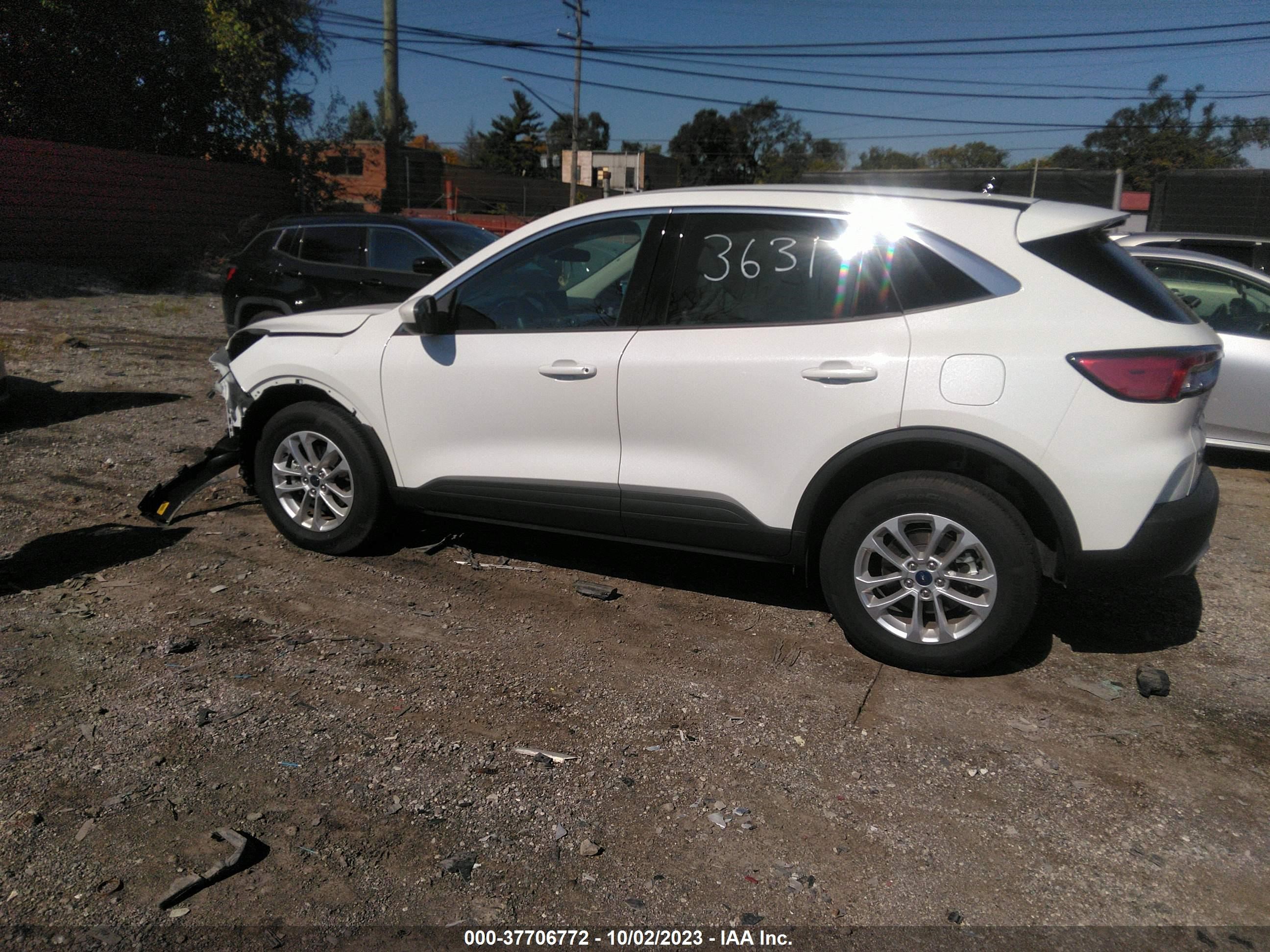 Photo 13 VIN: 1FMCU9G61LUA73631 - FORD ESCAPE 