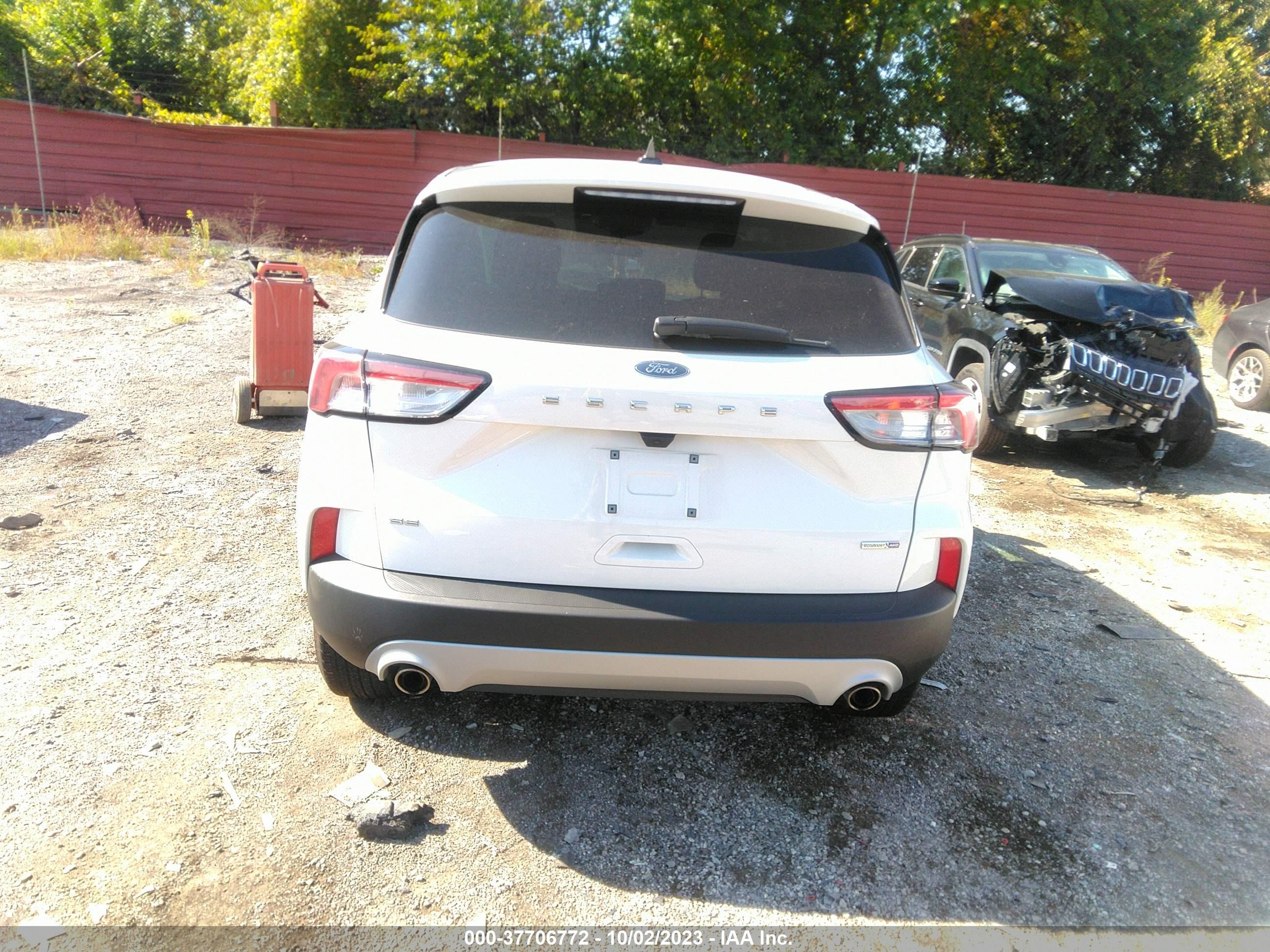 Photo 15 VIN: 1FMCU9G61LUA73631 - FORD ESCAPE 