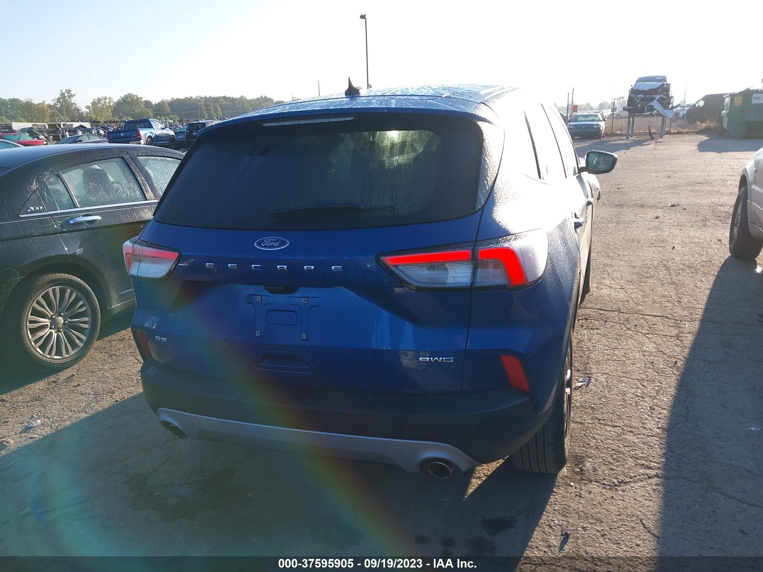 Photo 15 VIN: 1FMCU9G65NUA32616 - FORD ESCAPE 