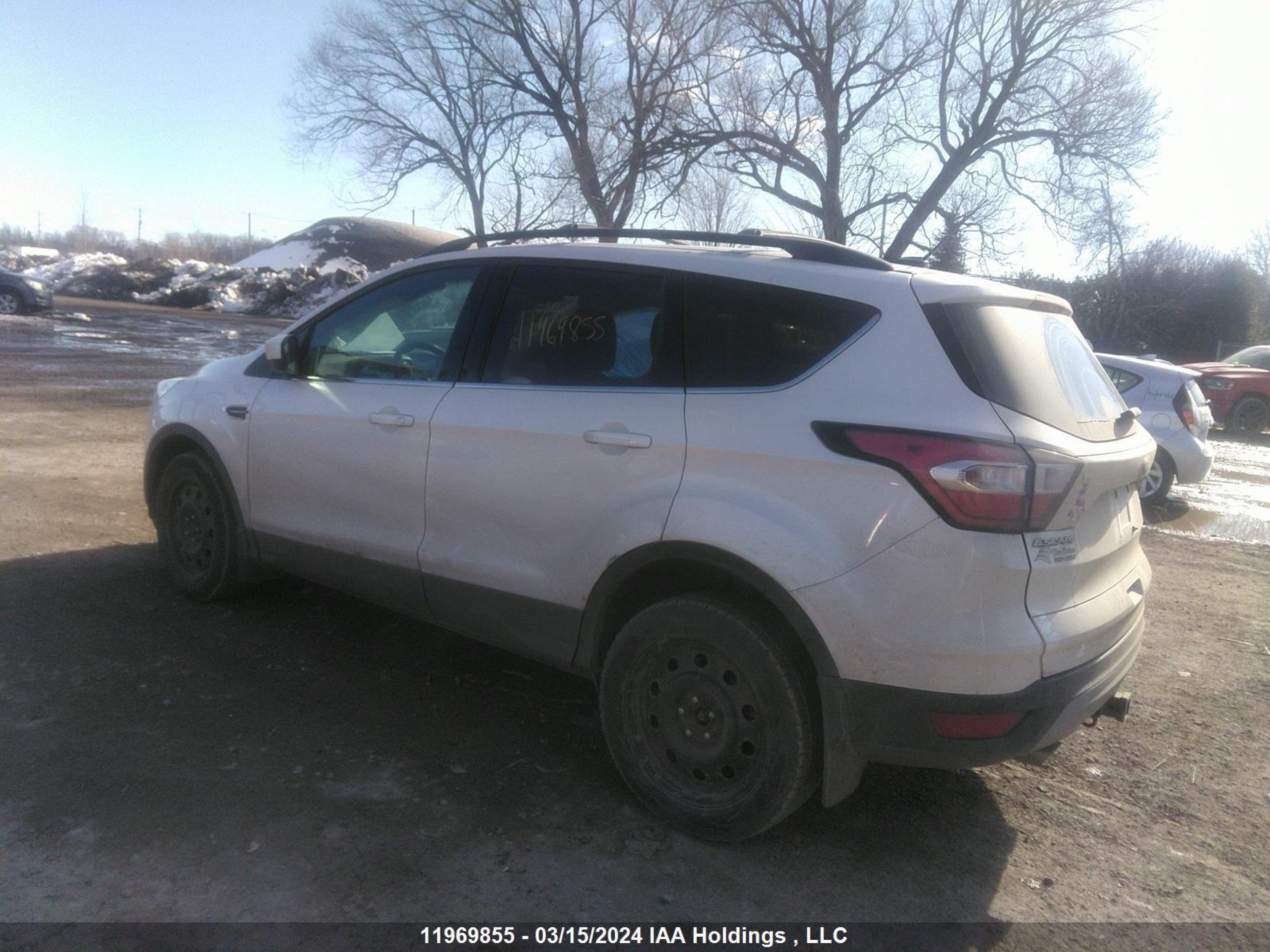 Photo 2 VIN: 1FMCU9G90HUB92840 - FORD ESCAPE 