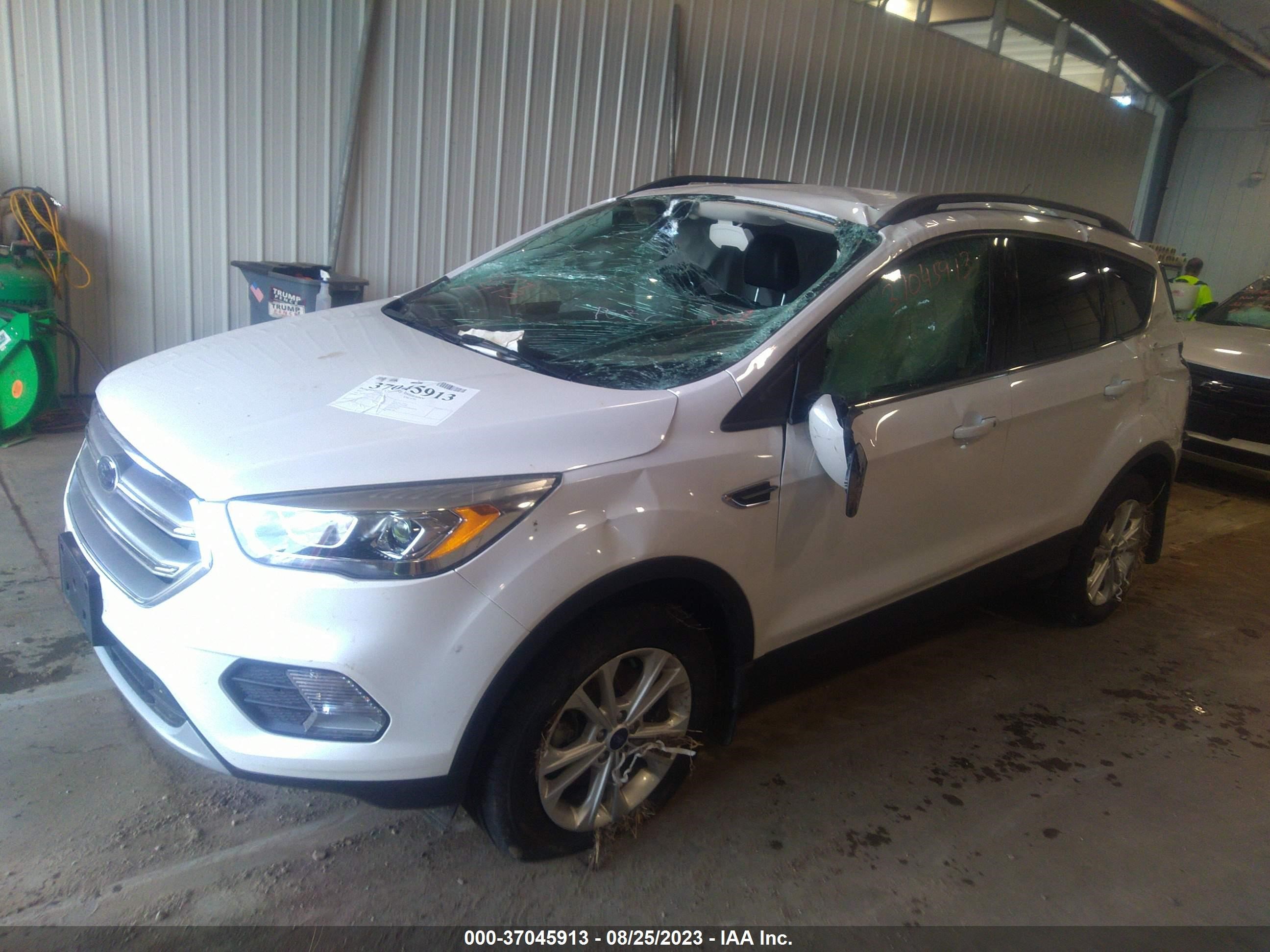 Photo 1 VIN: 1FMCU9G90HUE73651 - FORD ESCAPE 