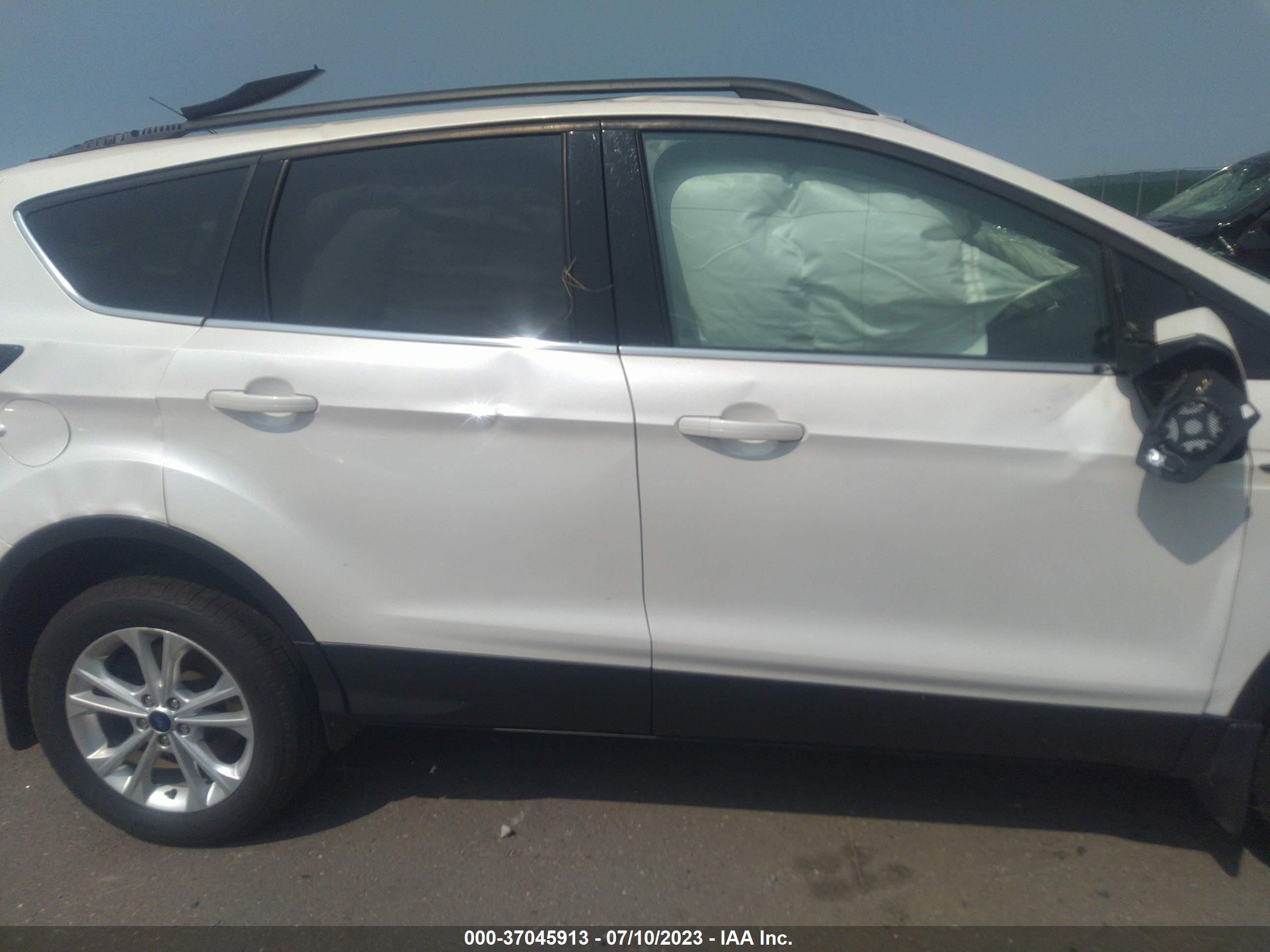 Photo 12 VIN: 1FMCU9G90HUE73651 - FORD ESCAPE 