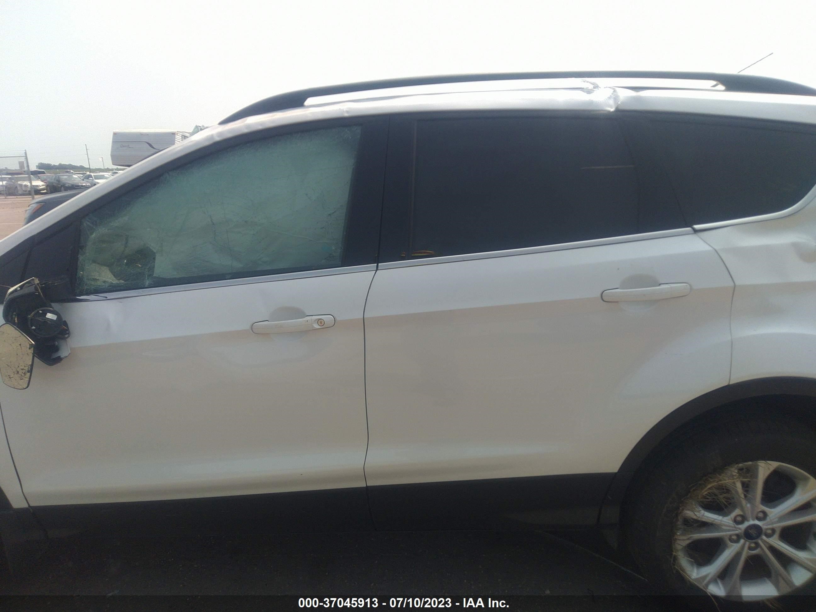 Photo 13 VIN: 1FMCU9G90HUE73651 - FORD ESCAPE 