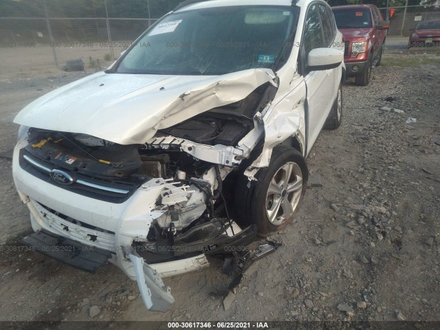 Photo 5 VIN: 1FMCU9G91FUA94252 - FORD ESCAPE 