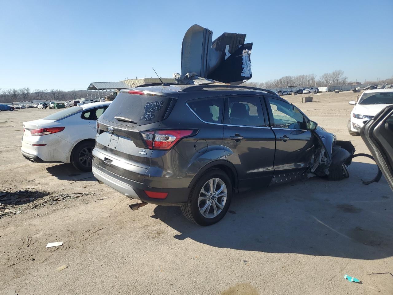 Photo 2 VIN: 1FMCU9G91HUE28959 - FORD ESCAPE 