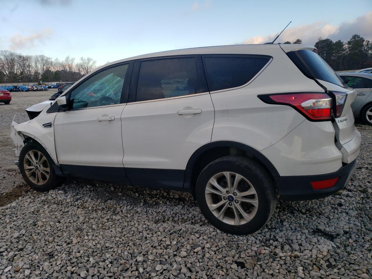 Photo 1 VIN: 1FMCU9G91HUE55661 - FORD ESCAPE 