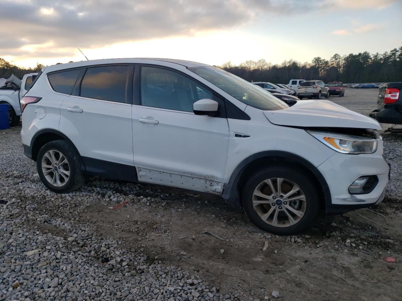 Photo 3 VIN: 1FMCU9G91HUE55661 - FORD ESCAPE 