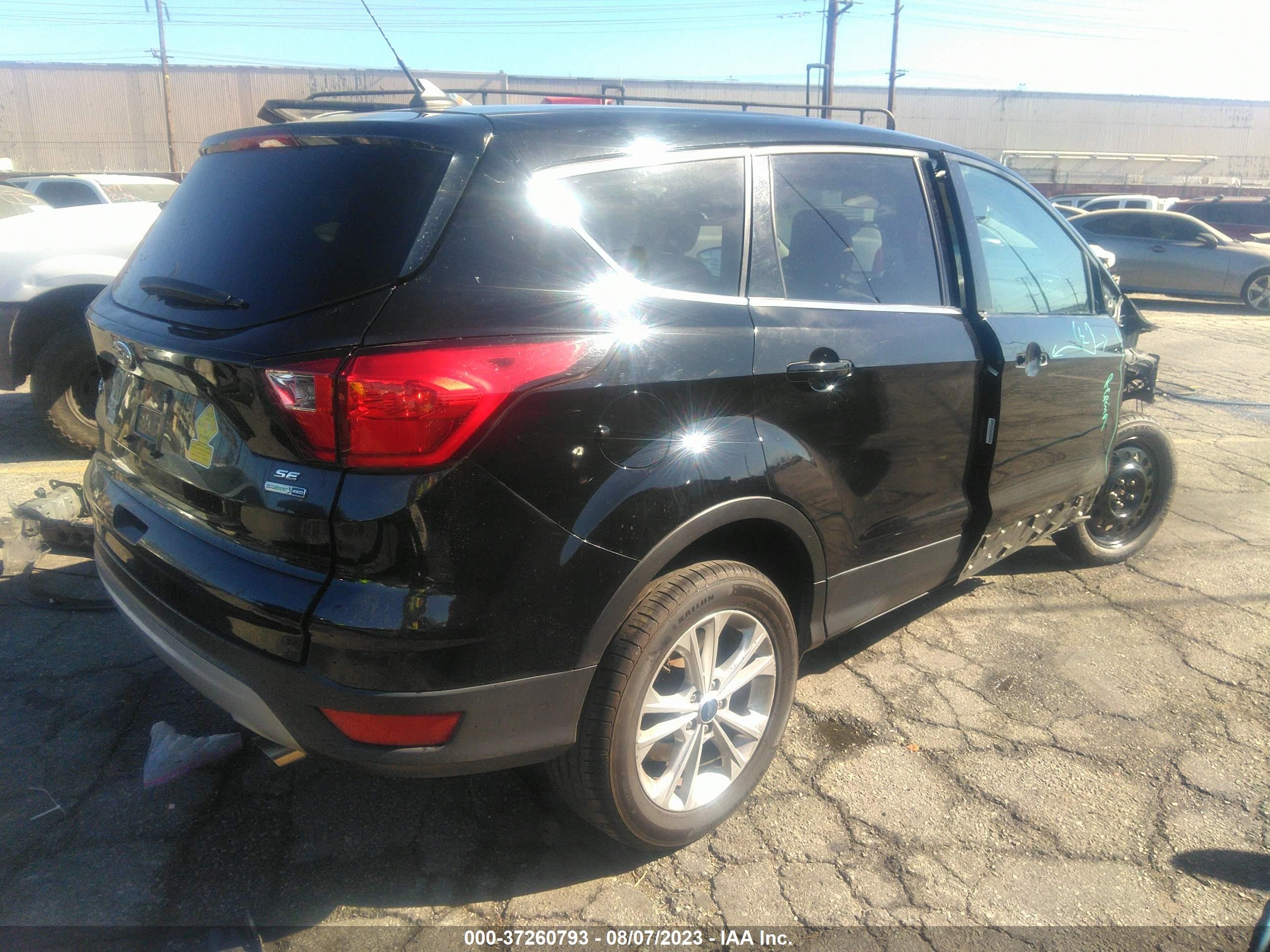 Photo 3 VIN: 1FMCU9G91KUB66383 - FORD ESCAPE 