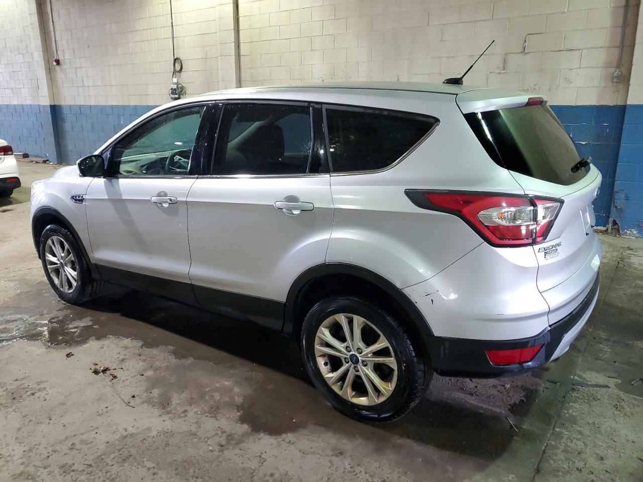 Photo 1 VIN: 1FMCU9G92HUB27441 - FORD ESCAPE SE 