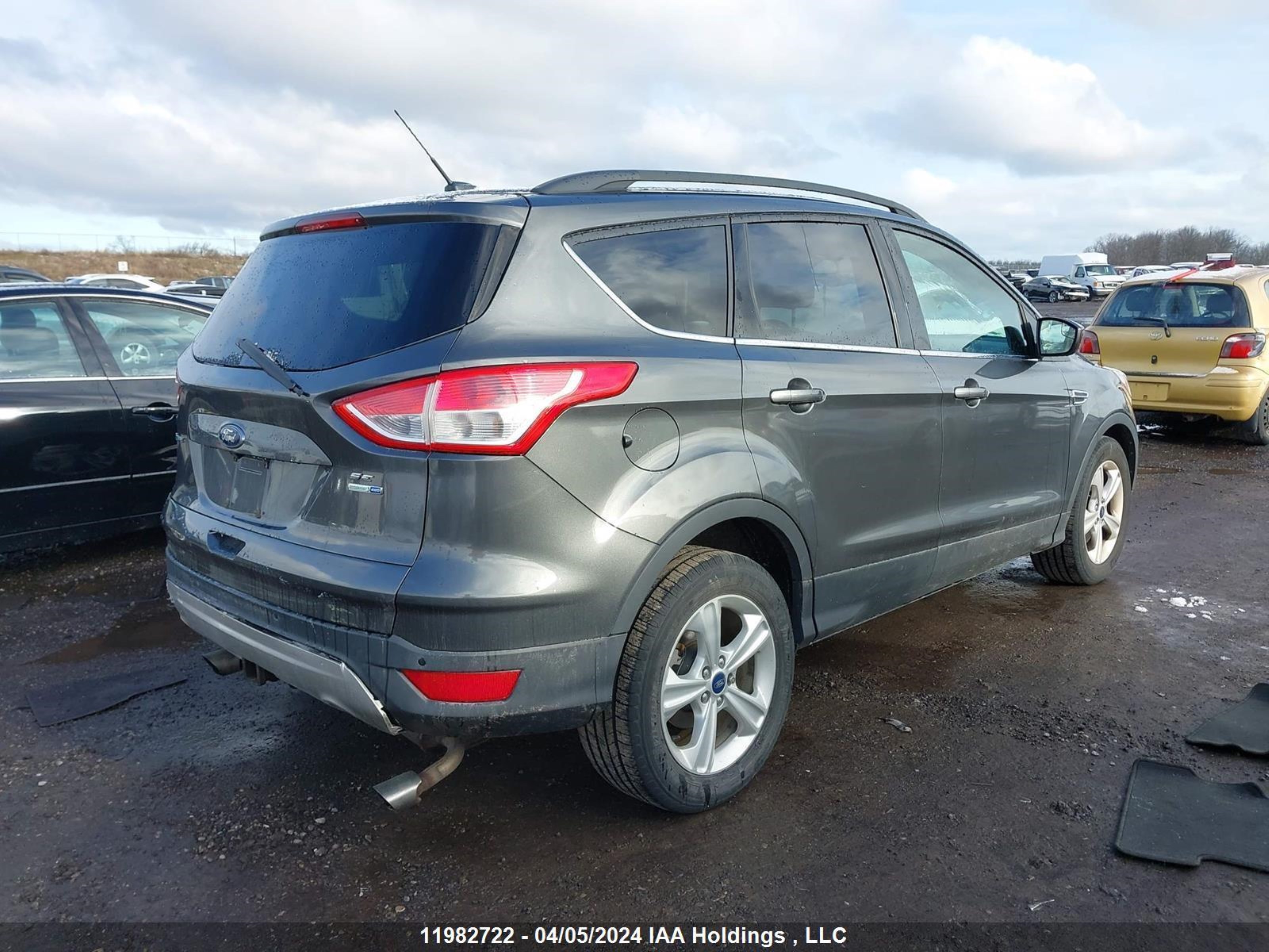 Photo 3 VIN: 1FMCU9G93FUA12828 - FORD ESCAPE 