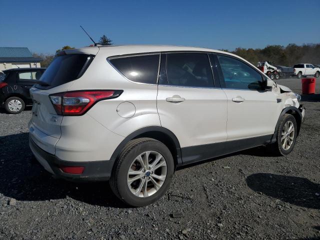 Photo 2 VIN: 1FMCU9G93HUD81076 - FORD ESCAPE SE 