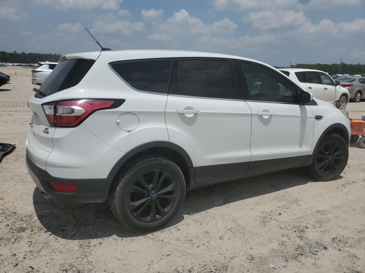 Photo 2 VIN: 1FMCU9G94HUC81410 - FORD ESCAPE 