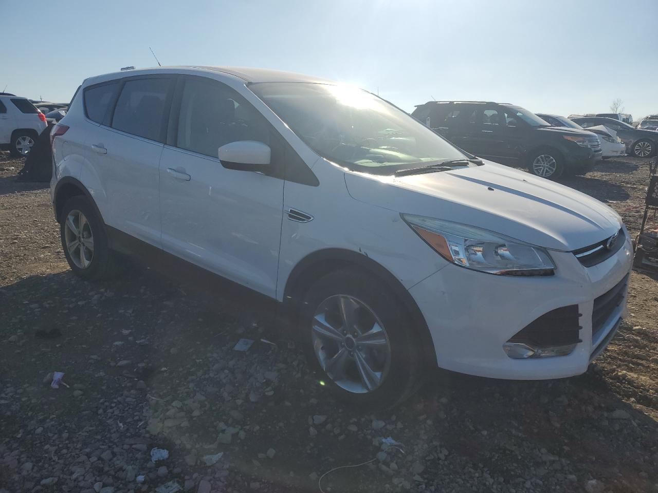 Photo 3 VIN: 1FMCU9G95FUA83299 - FORD ESCAPE 