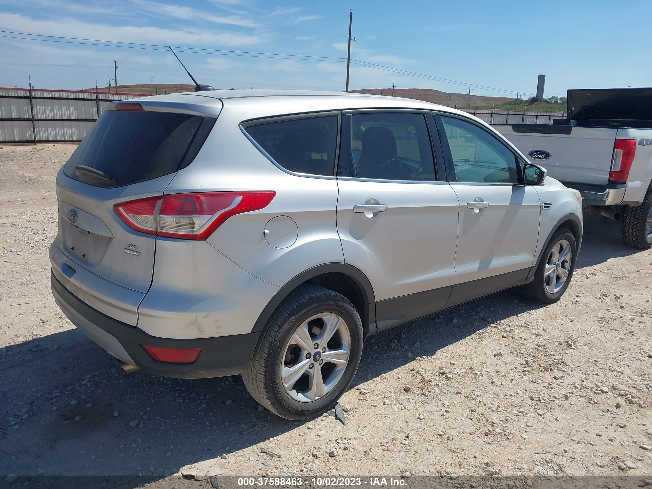 Photo 3 VIN: 1FMCU9G96FUA11110 - FORD ESCAPE 