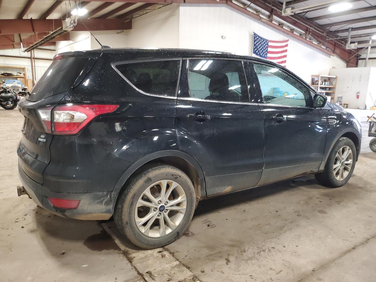 Photo 2 VIN: 1FMCU9G97HUE23197 - FORD ESCAPE 