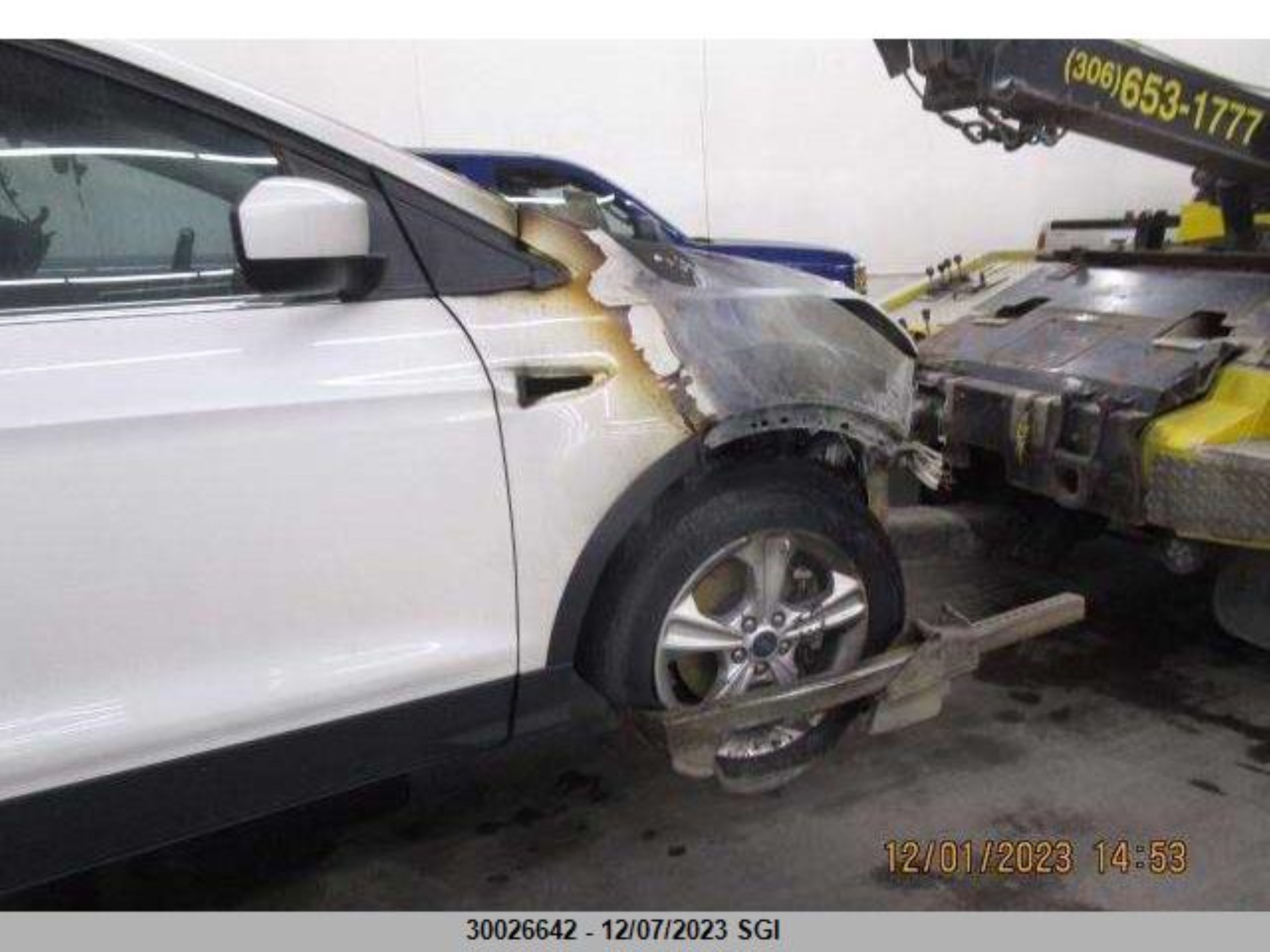 Photo 3 VIN: 1FMCU9G98DUD73713 - FORD ESCAPE 