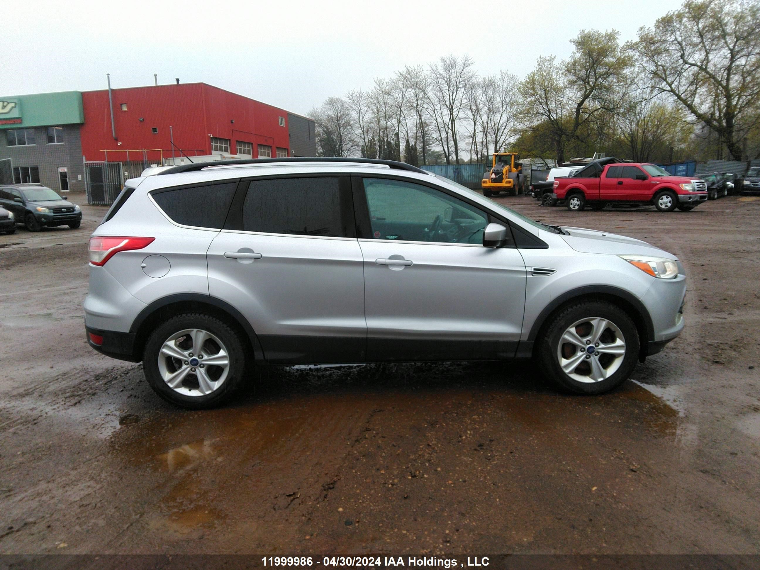 Photo 12 VIN: 1FMCU9G98EUA95462 - FORD ESCAPE 