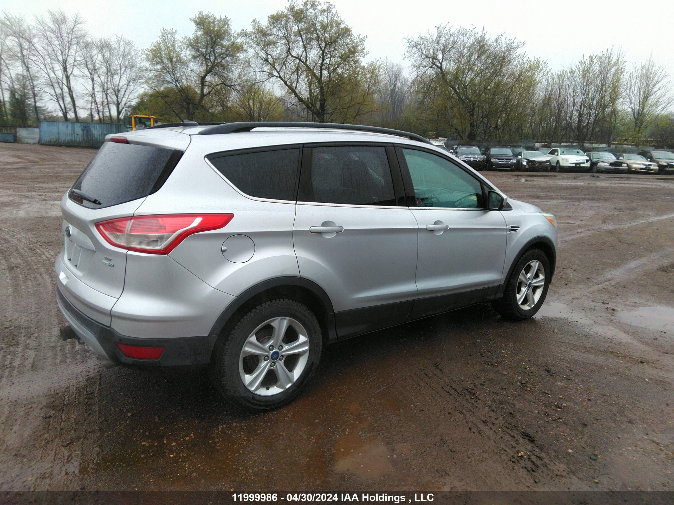 Photo 3 VIN: 1FMCU9G98EUA95462 - FORD ESCAPE 