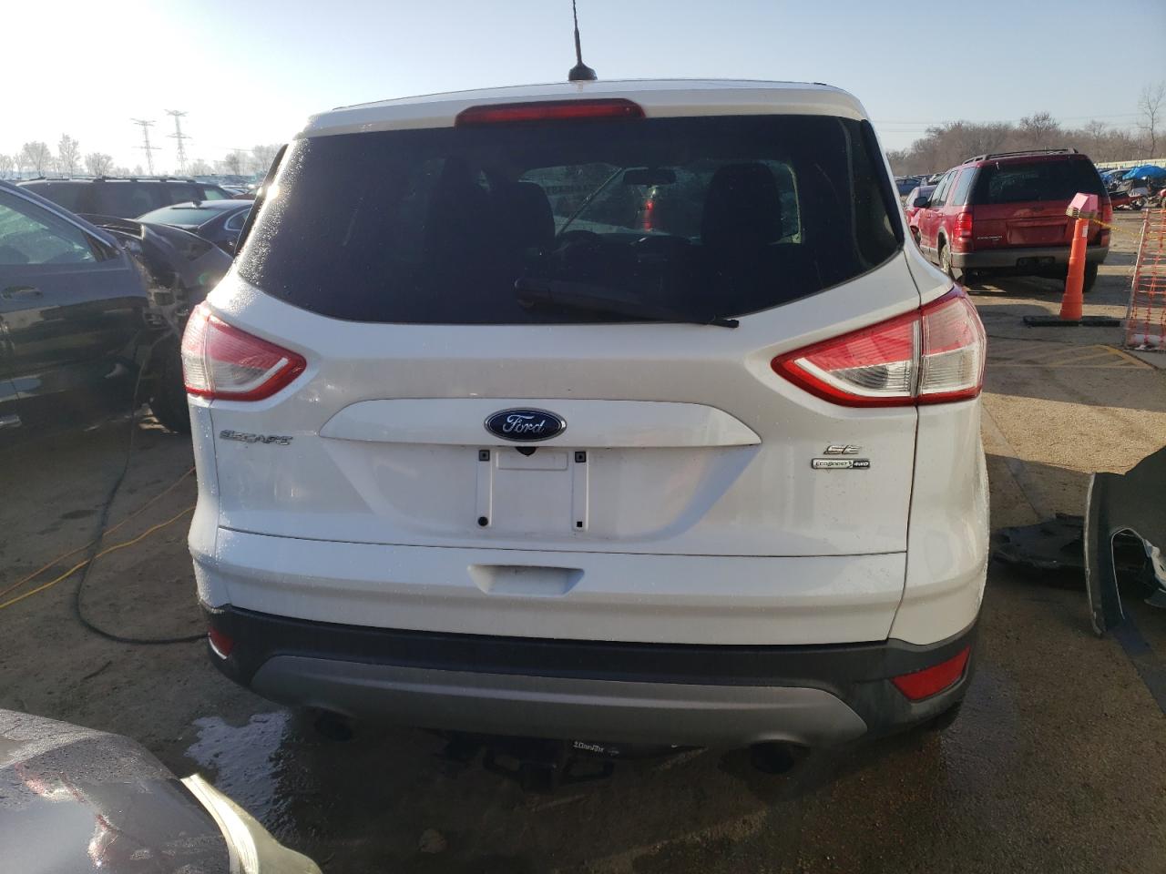 Photo 5 VIN: 1FMCU9G98GUB37664 - FORD ESCAPE 