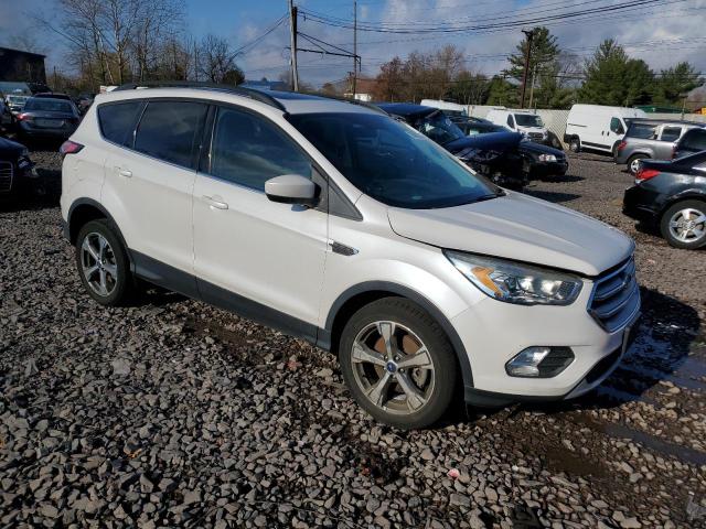 Photo 3 VIN: 1FMCU9G98HUD80649 - FORD ESCAPE SE 