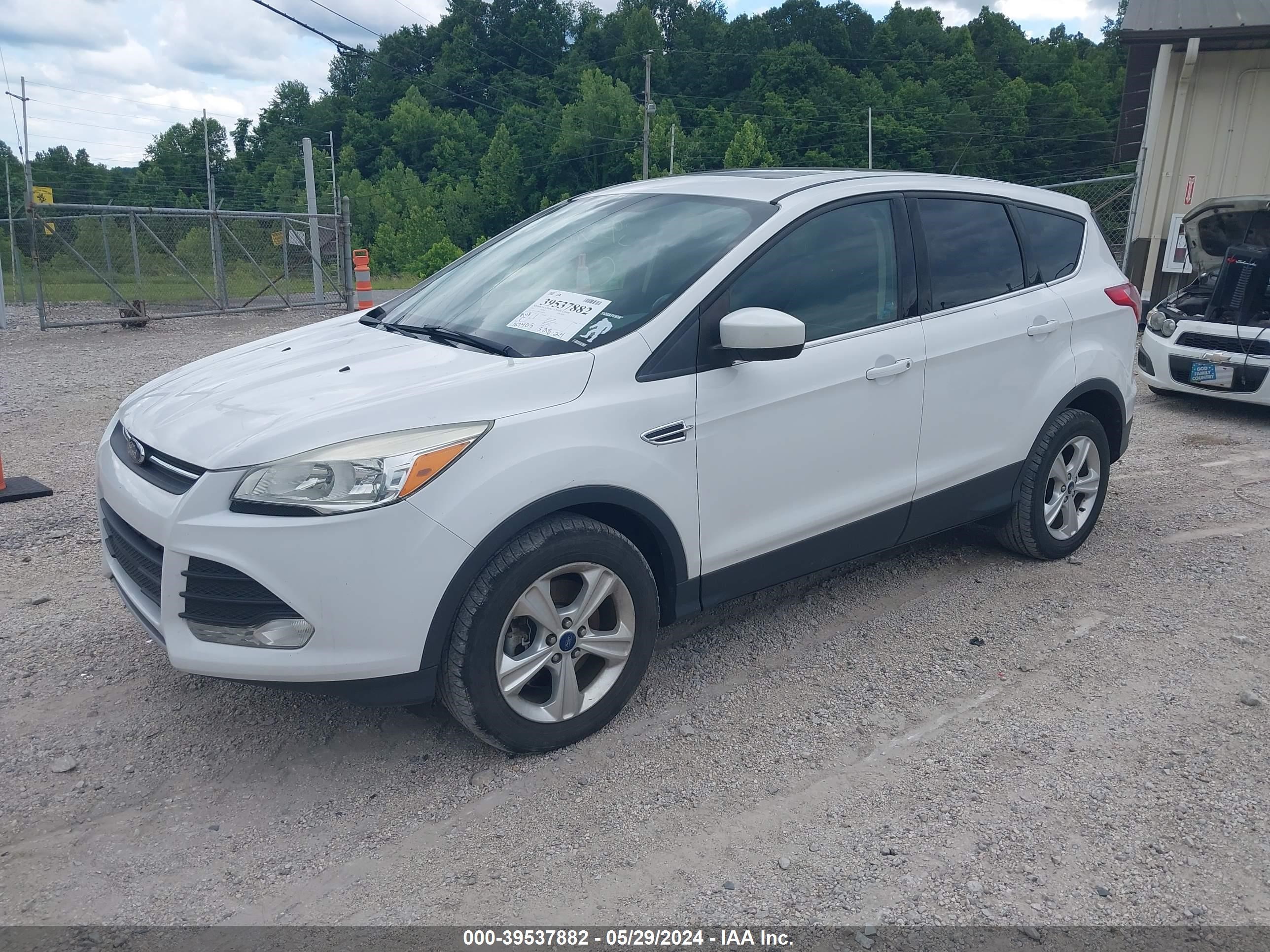 Photo 1 VIN: 1FMCU9G99FUA18679 - FORD ESCAPE 