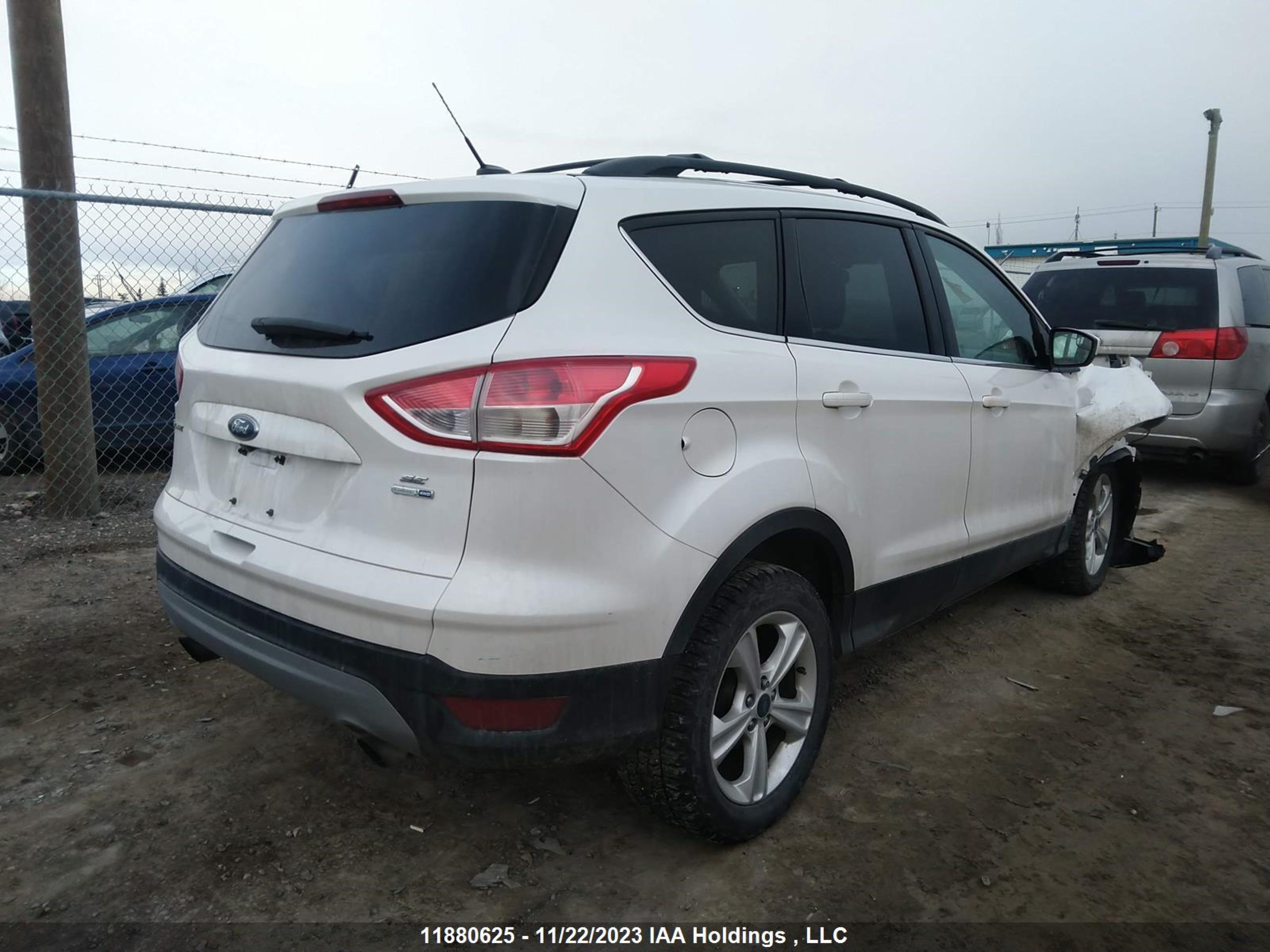 Photo 3 VIN: 1FMCU9G99GUA24273 - FORD ESCAPE 