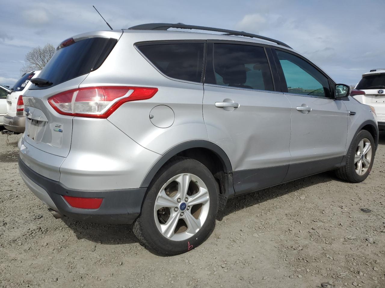 Photo 2 VIN: 1FMCU9G9XEUB73062 - FORD ESCAPE 