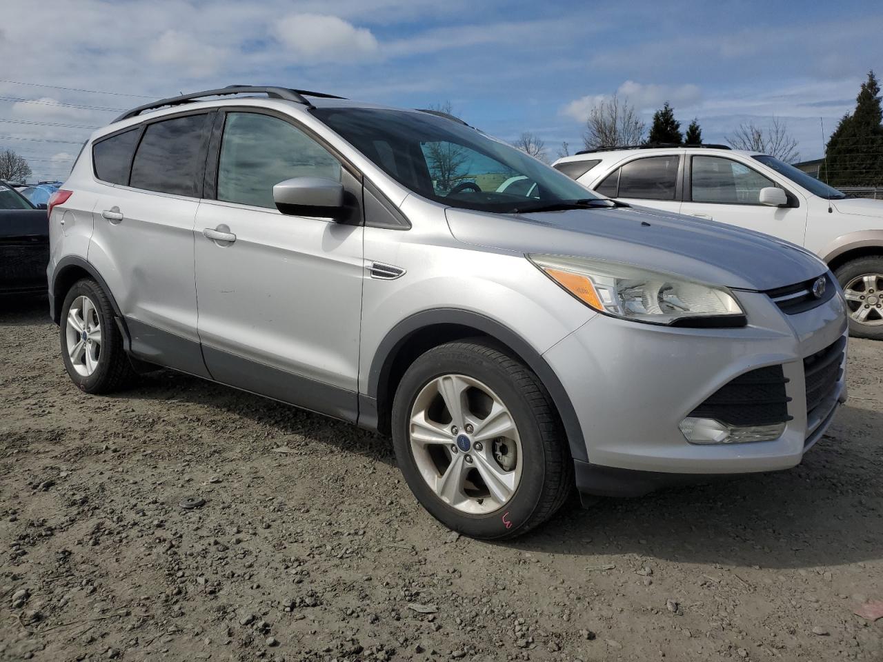 Photo 3 VIN: 1FMCU9G9XEUB73062 - FORD ESCAPE 