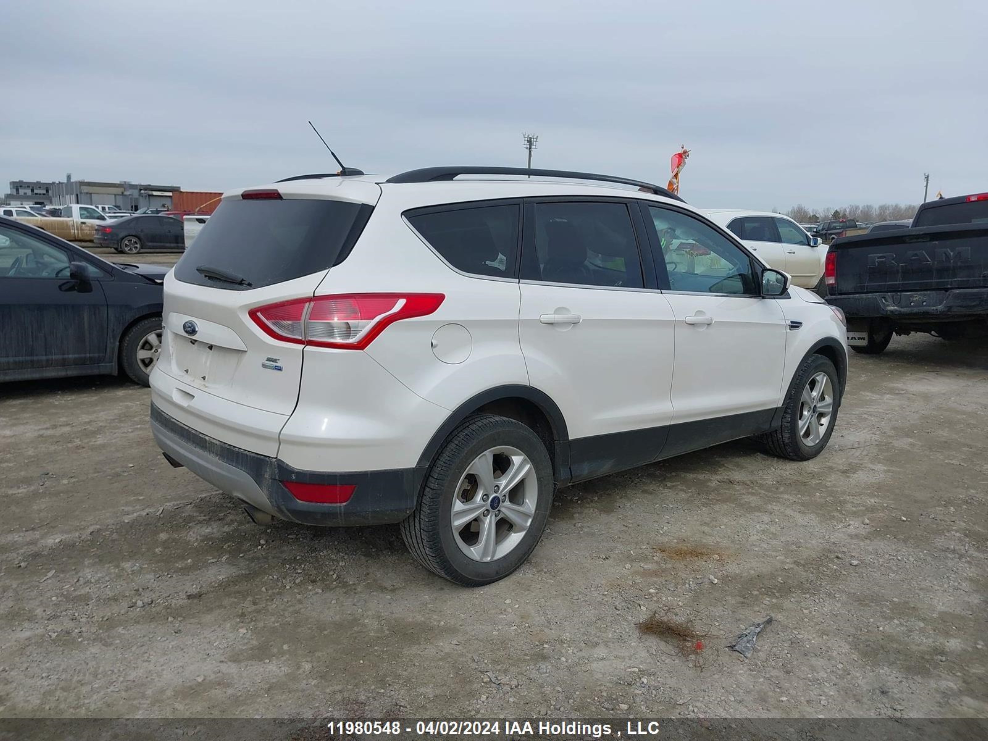 Photo 3 VIN: 1FMCU9G9XEUD40097 - FORD ESCAPE 