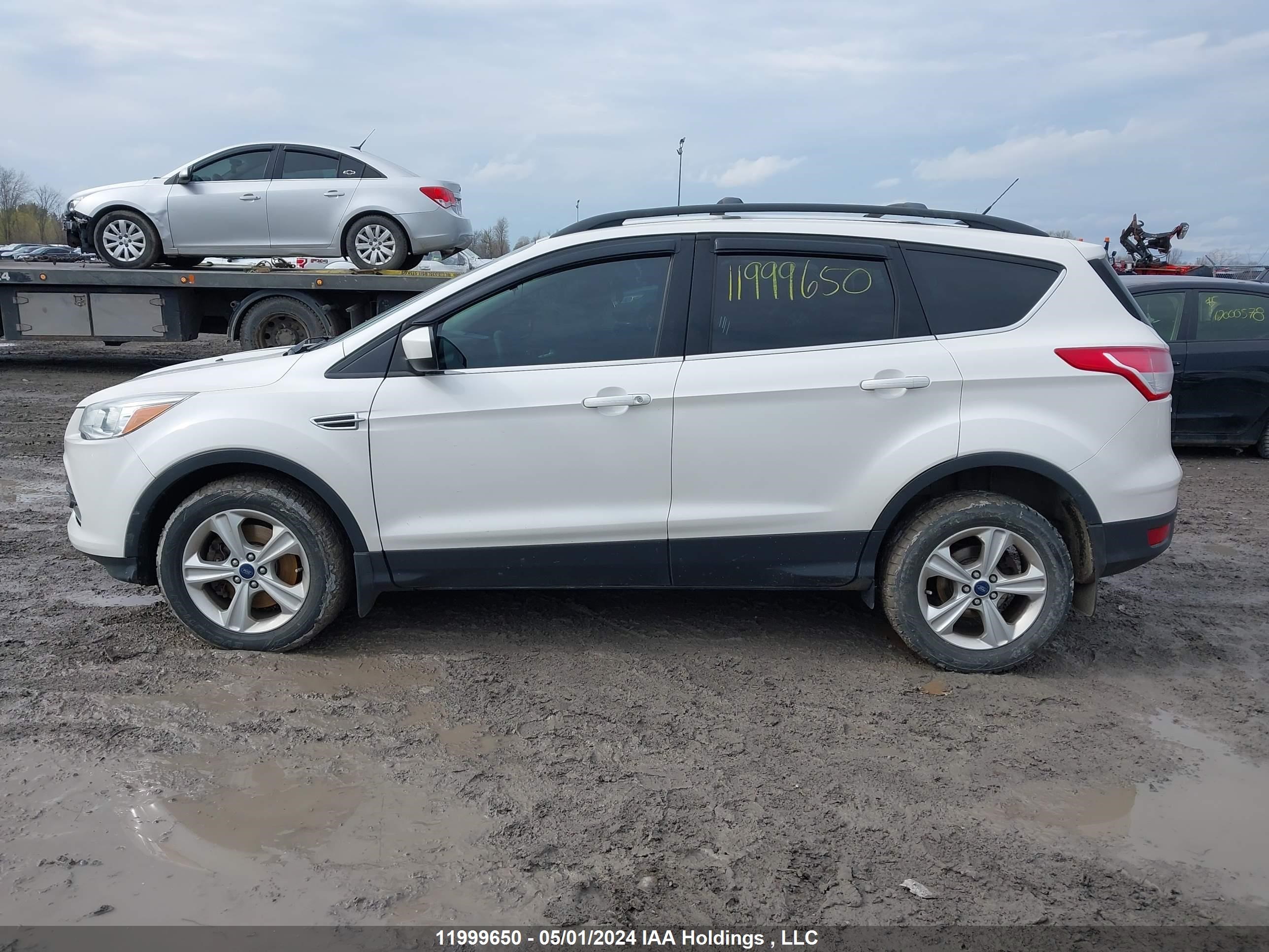 Photo 13 VIN: 1FMCU9G9XGUC63881 - FORD ESCAPE 