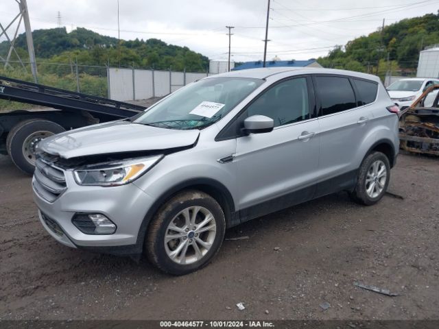 Photo 1 VIN: 1FMCU9GD0HUD82609 - FORD ESCAPE 