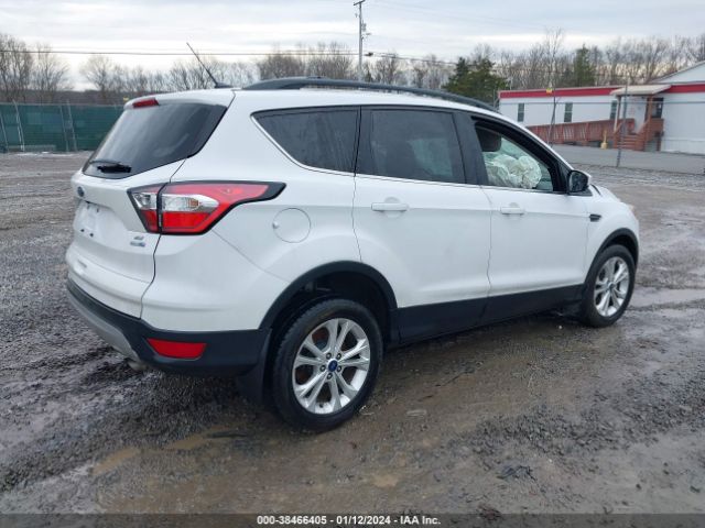 Photo 3 VIN: 1FMCU9GD0JUA62275 - FORD ESCAPE 