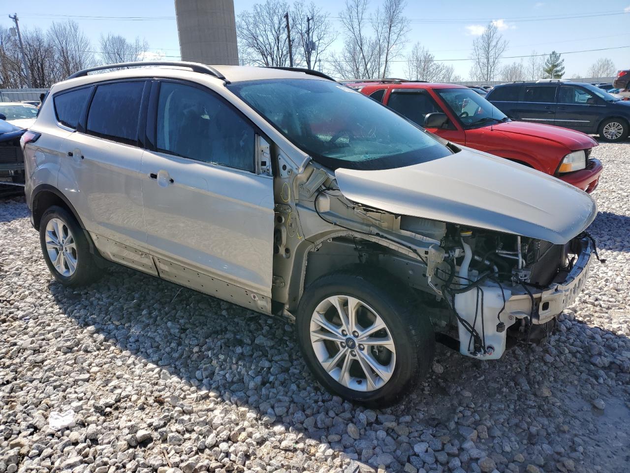 Photo 3 VIN: 1FMCU9GD0JUA81179 - FORD ESCAPE 