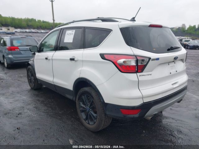 Photo 2 VIN: 1FMCU9GD0JUA87984 - FORD ESCAPE 