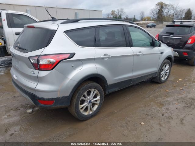 Photo 3 VIN: 1FMCU9GD0JUB24046 - FORD ESCAPE 