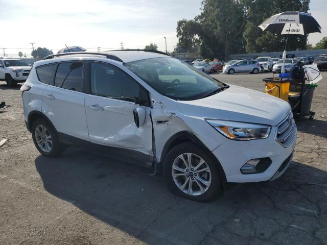 Photo 3 VIN: 1FMCU9GD0JUB40084 - FORD ESCAPE 