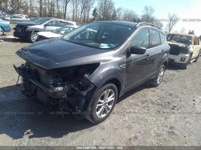 Photo 1 VIN: 1FMCU9GD0JUB66040 - FORD ESCAPE 